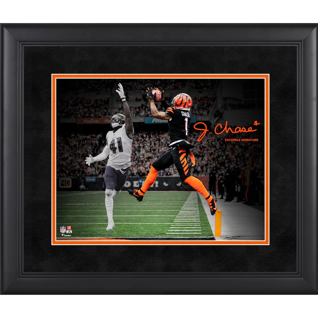 Ja'Marr Chase Cincinnati Bengals Facsimile Signature Fanatics Authentic Framed 11" x 14" Spotlight Photograph