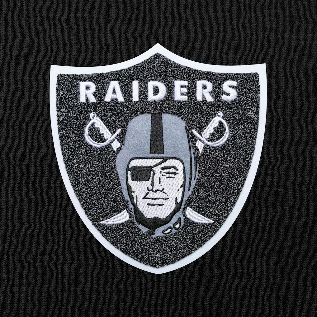 Men's Las Vegas Raiders Antigua Black Victory Chenille Pullover Hoodie