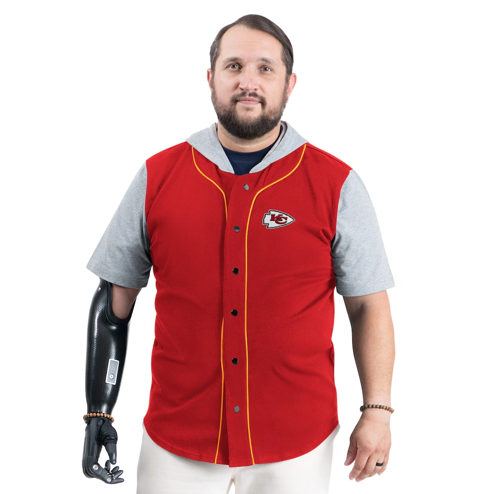 Men's Kansas City Chiefs G-III Sports by Carl Banks Red Adaptive Home Team Magnetic Button-Up Top