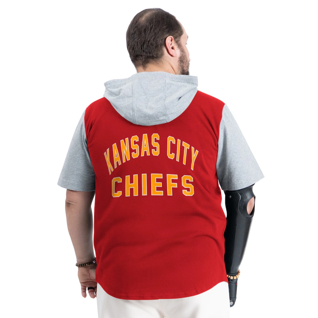Men's Kansas City Chiefs G-III Sports by Carl Banks Red Adaptive Home Team Magnetic Button-Up Top