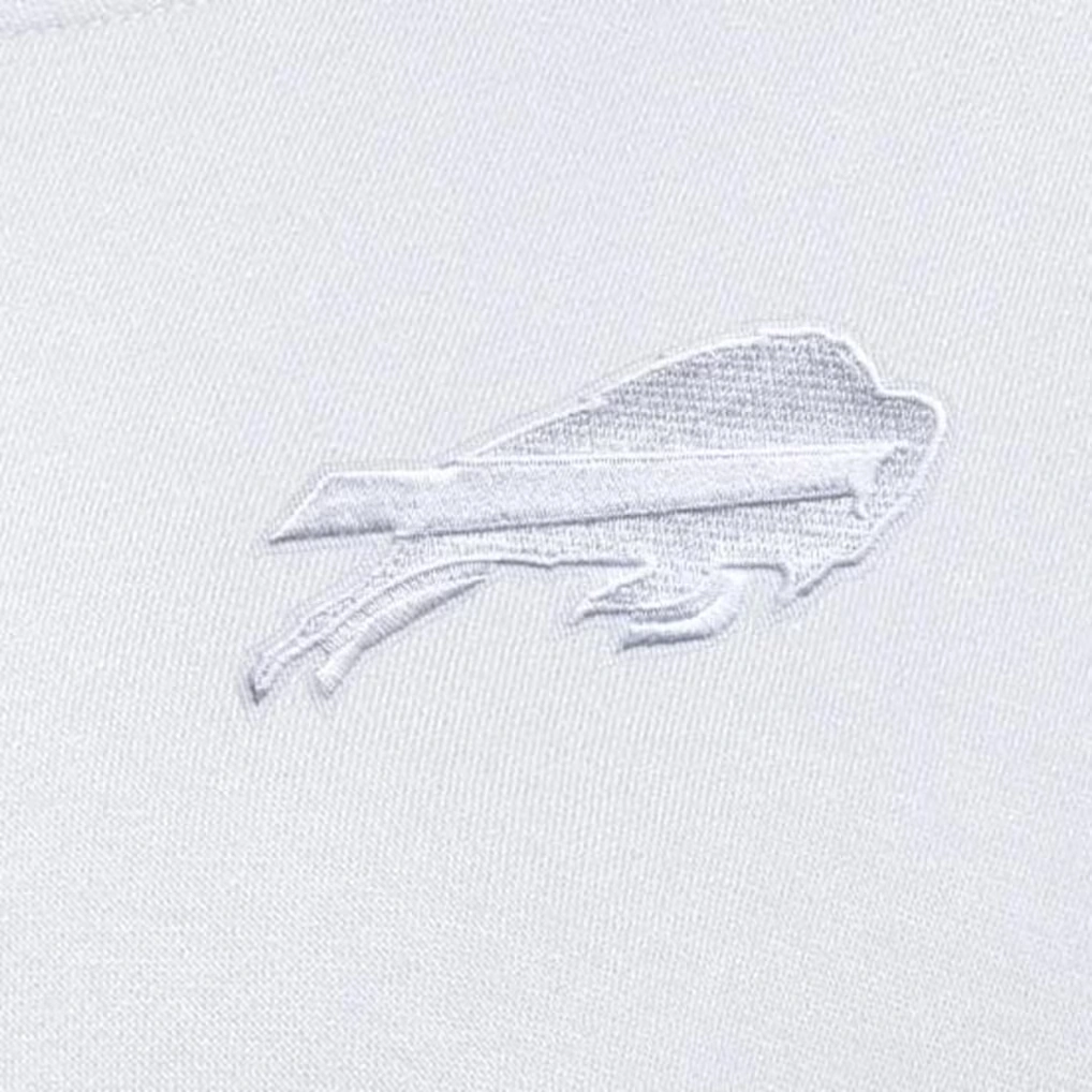 Women's Buffalo Bills Antigua White Victory Crew Pullover Sweatshirt