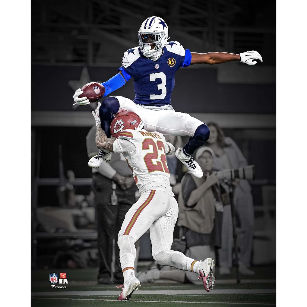 George Pickens Dallas Cowboys Unsigned Fanatics Authentic 2025 Week 13 Hurdle Spotlight Photograph