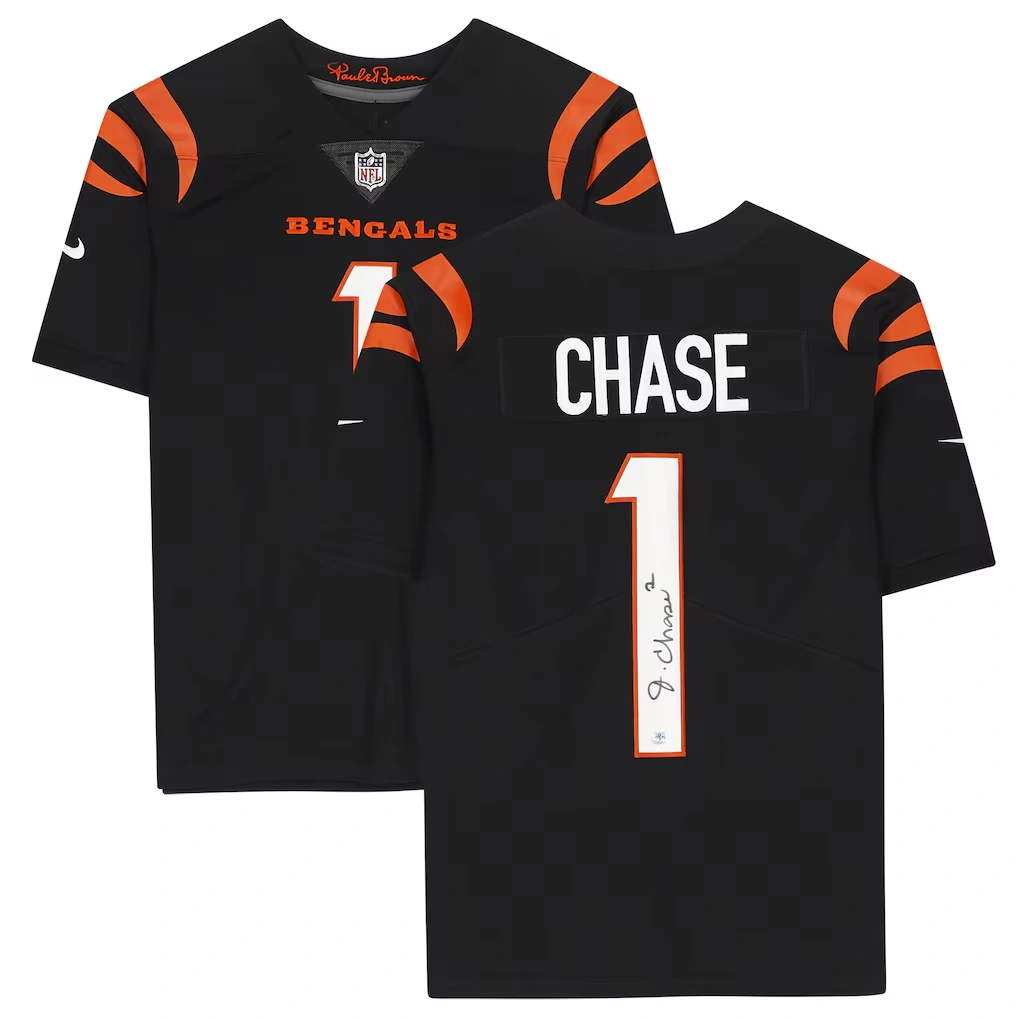 Autographed Cincinnati Bengals Ja'Marr Chase Fanatics Authentic Black Nike Limited Jersey