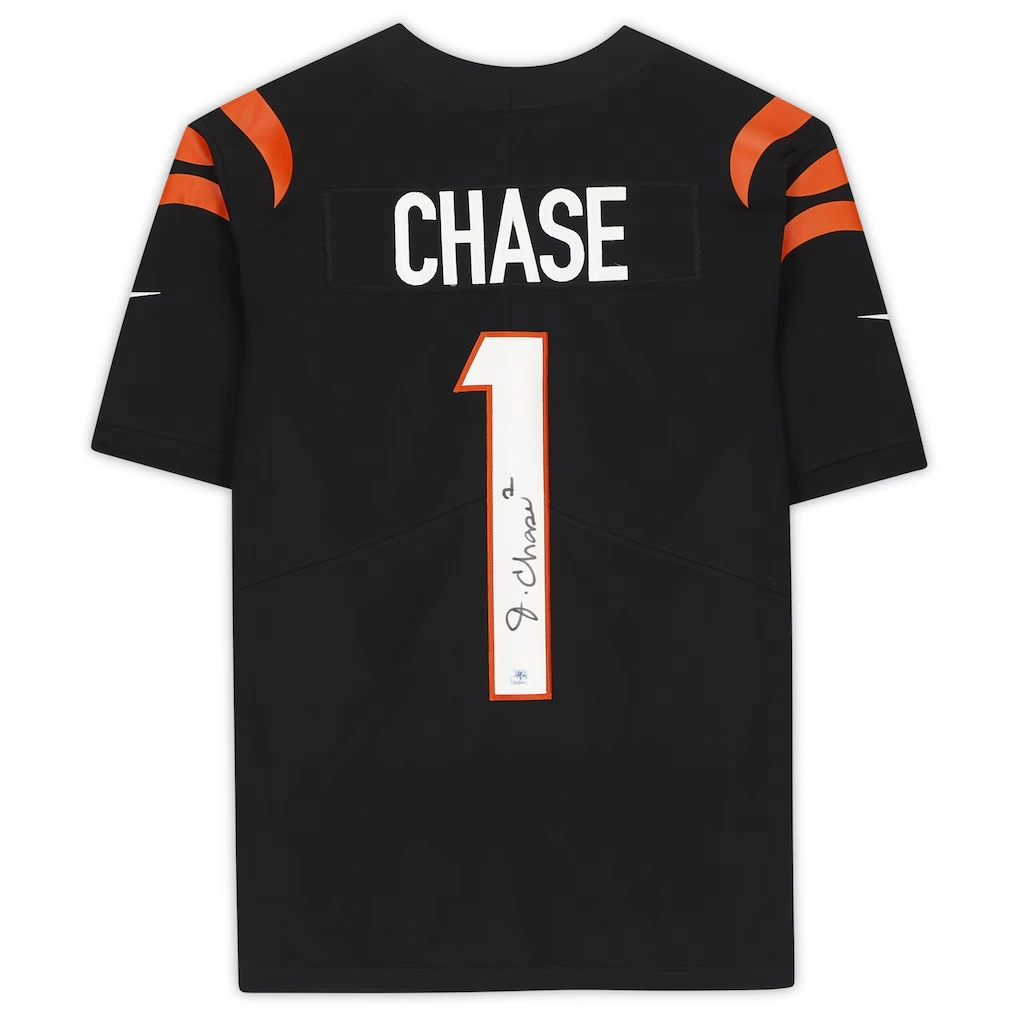 Autographed Cincinnati Bengals Ja'Marr Chase Fanatics Authentic Black Nike Limited Jersey