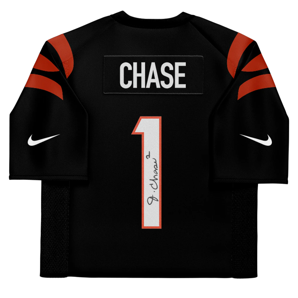 Autographed Cincinnati Bengals Ja'Marr Chase Fanatics Authentic Black Nike Limited Jersey