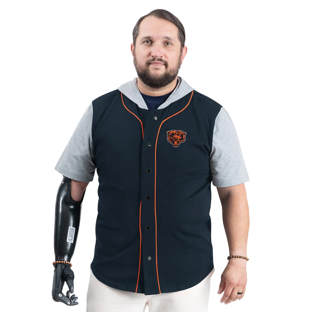 Men's Chicago Bears G-III Sports by Carl Banks Navy Adaptive Home Team Magnetic Button-Up Top