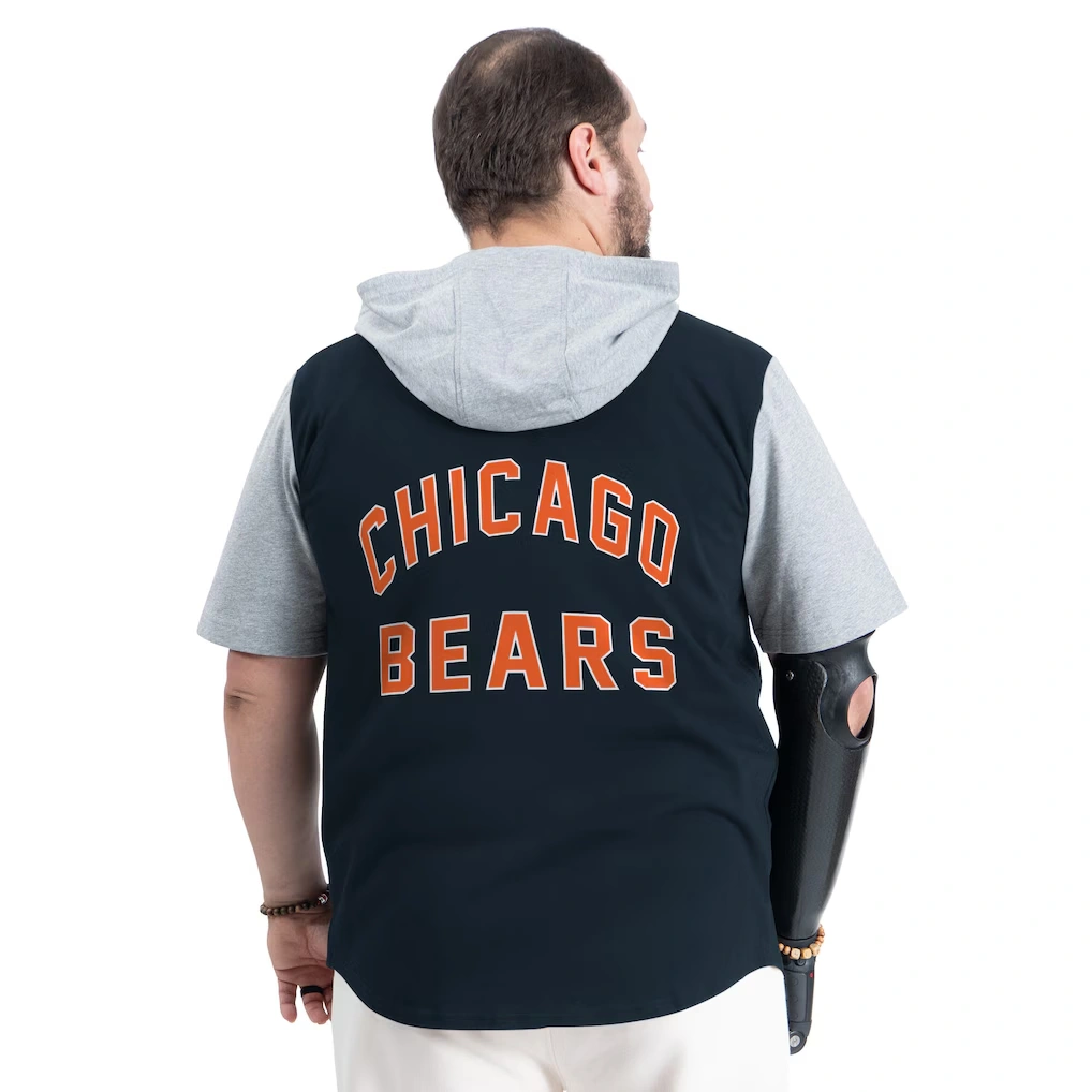 Men's Chicago Bears G-III Sports by Carl Banks Navy Adaptive Home Team Magnetic Button-Up Top