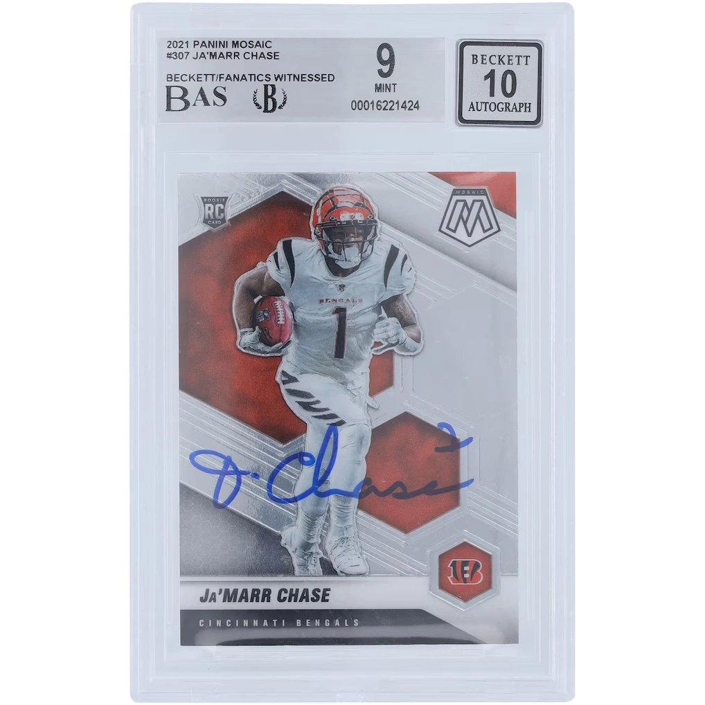 Ja'Marr Chase Cincinnati Bengals Autographed 2021 Panini Mosaic #307 Beckett Fanatics Witnessed Authenticated 9/10 Rookie Card